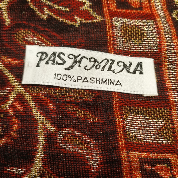 100% Pashmina Shawl - Picture 2 of 2